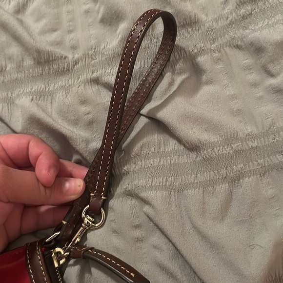 Dooney & Bourke wristlet. - Picture 2 of 4